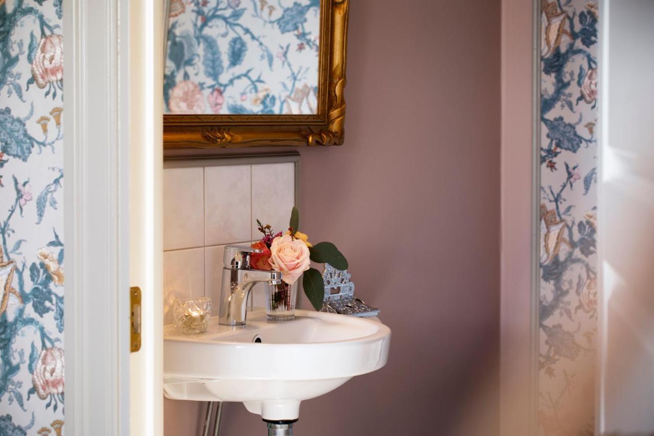 Strandvillan Hotell Och Bed & Breakfast Lysekil Exterior photo
