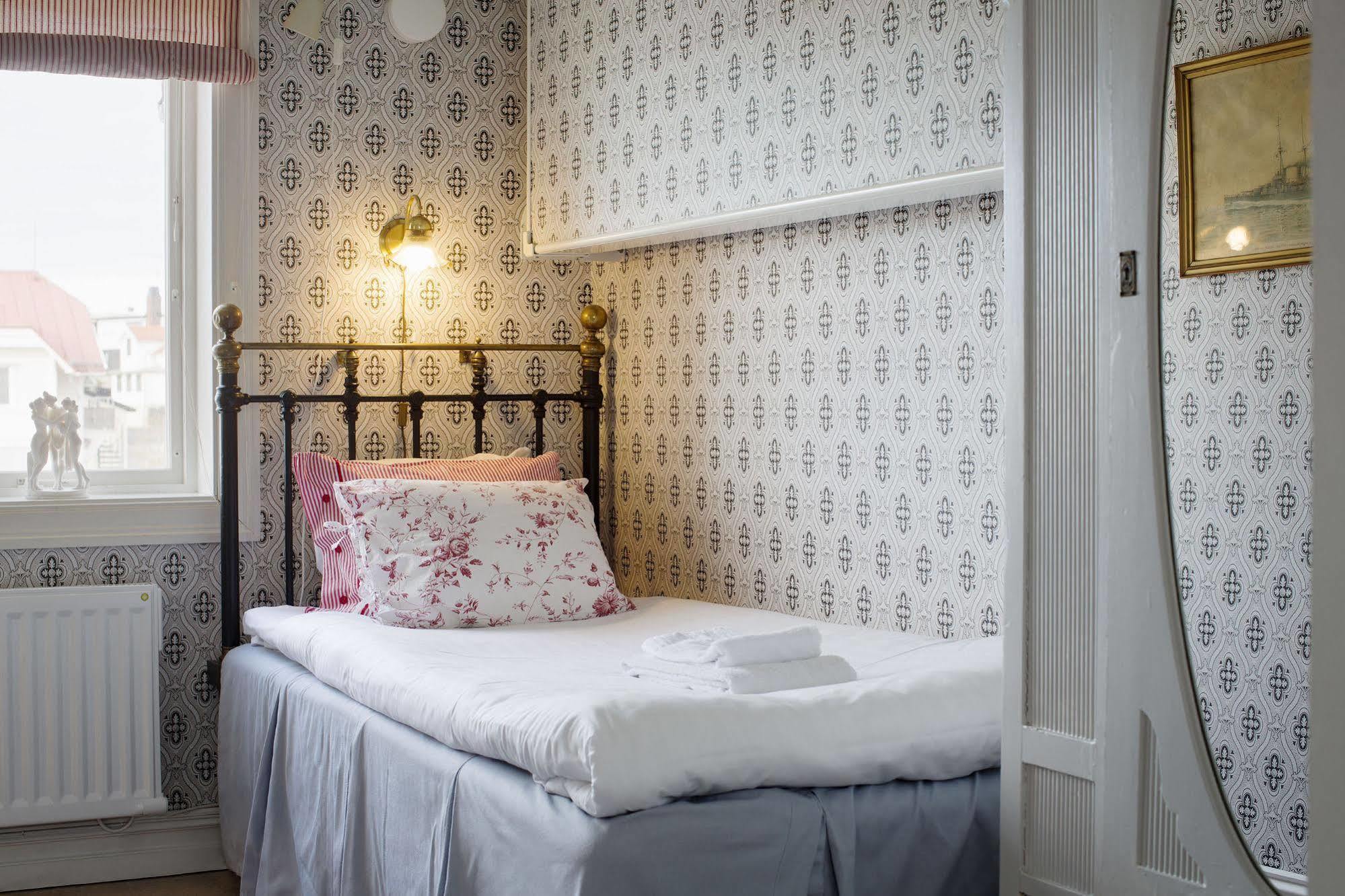 Strandvillan Hotell Och Bed & Breakfast Lysekil Exterior photo