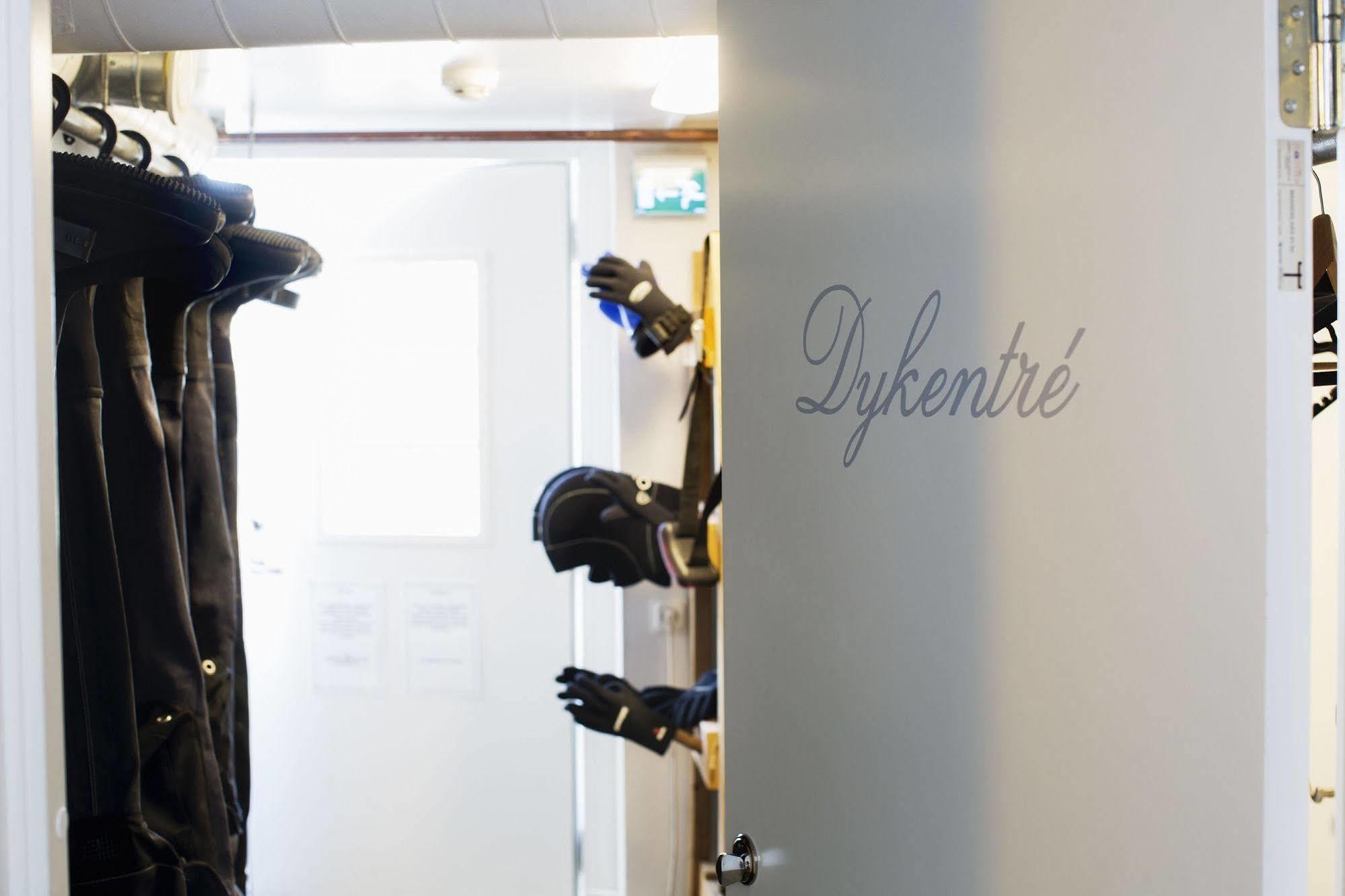 Strandvillan Hotell Och Bed & Breakfast Lysekil Exterior photo